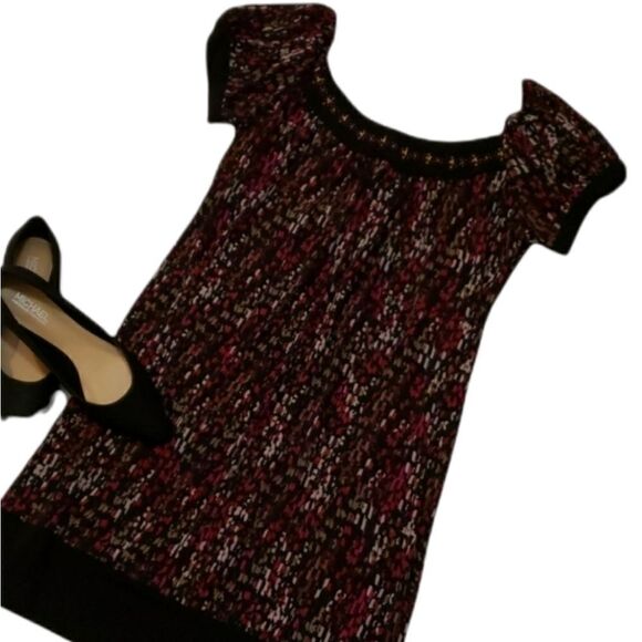 Short Balloon Style Sleeve Yoke Style Dress - Picture 2 of 4